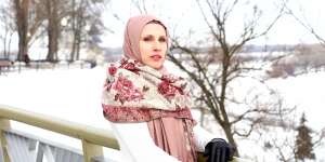 5 Tips Memakai Rok Saat Musim Dingin untuk Hijabers