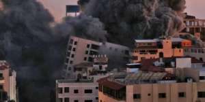 Serangan Israel Ambrukkan Hunian 13 Lantai di Gaza, 35 Tewas
