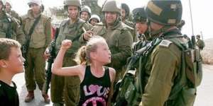 Kisah Ahed Tamimi, Remaja Palestina yang Berani Pukul dan Tampar Tentara Israel