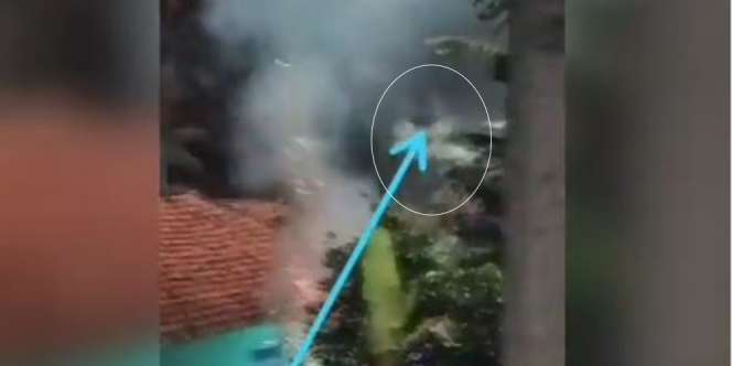 Viral Bayangan Putih Melintas Saat Petasan Dinyalakan