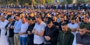 Deretan Foto Muslim Palestina Sholat Id di Masjid Al Aqsa