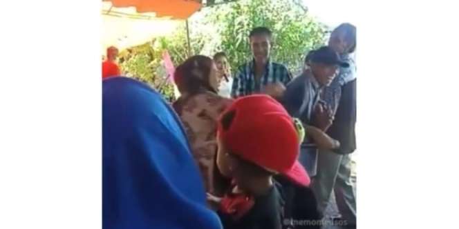 Suami Asyik Joget Bareng Biduan, Istri Ngamuk Tempeleng Pakai Sandal Jepit