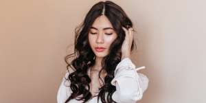 Tips Membuat Gaya Rambut Beach Waves Tanpa Alat Penata Rambut