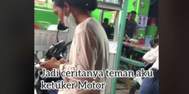 Bak Sinetron Motor yang Tertukar, Dua Pengunjung Warung Ini Didoakan Berjodoh
