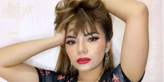 Pamer Kemesraan Bareng Fero Walandouw, Bulu Ketek Dinar Candy Bikin Syok