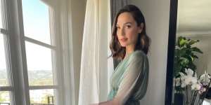 3 Inspirasi Eye Makeup Ekostis ala Gal Gadot