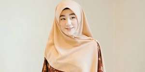 3 Inspirasi OOTD Hijab ala Larissa Chou