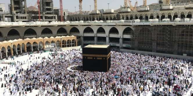 Insiden Sholat Jumat di Masjidil Haram, Pria Diringkus Diduga Mau Serang Khatib