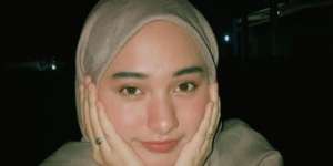 Pesona Nadzira Shafa, Tunangan Putra Mendiang Ustaz Arifin Ilham