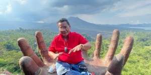 Pulang dari Bali Hotman Paris Dirawat di Rumah Sakit
