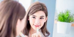 Tips Menjaga Kelembapan Bibir Agar Lebih Mudah Memakai Lipstik