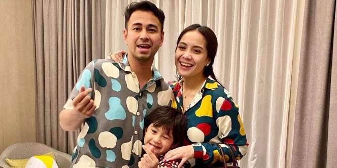 Raffi dan Nagita Bagikan Foto Calon Adik Rafathar 