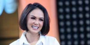 Video Call, Wajah Krisdayanti dan Yuni Shara Tanpa Makeup Bikin Melongo!