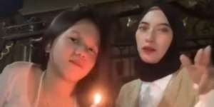 Niat Buat Video Konten, Rambut Wanita Ini Malah Terbakar