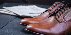 7 Tips Tepat Merawat Sepatu Kulit Kesayangan