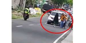 Cerita Sebenarnya Wanita Bercadar Berjalan di Tengah Jalan Bikin Macet Magetan