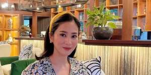 (Lagi) Dicibir Netizen Soal Murtad, Bunga Zainal: Dari Belakang kok gak Menarik