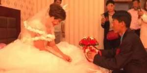 Baru Saja Nikah Secara Adat, Suami Kaget Lihat Video Istrinya Kawin Lagi