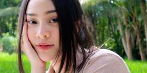 Pamer Rambut Keriting, Anya Geraldine Auto Digombalin Netizen