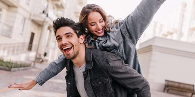 90 Kata-Kata Bucin Singkat Paling Romantis, Bikin Pacar Jadi Baper