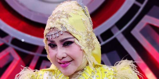Ngeri! Tampil di TV, Elvy Sukaesih Bawa Binatang Buas