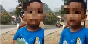 Aksi Kernet Bus Beri Anaknya Uang di Pinggir Jalan Bikin Haru Jagat Sosmed