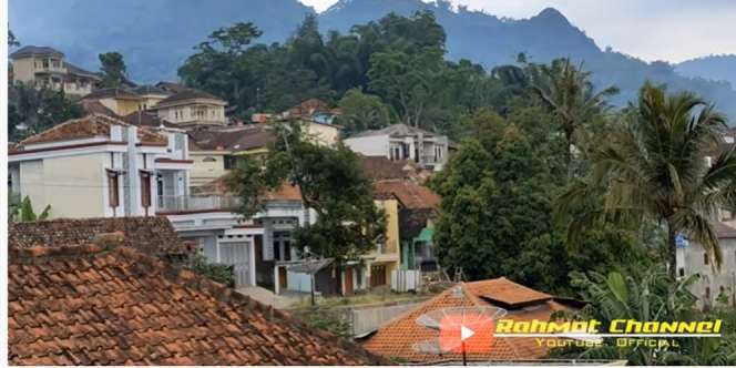Fakta Deretan Rumah Mewah di Kampung Majalengka, Ternyata Milik Bos Roti Bakar
