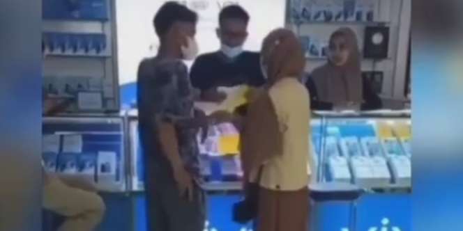 Viral Video Cewek Amuk Pacar di Konter HP: Bukan Android, Aku Mintanya iPhone!