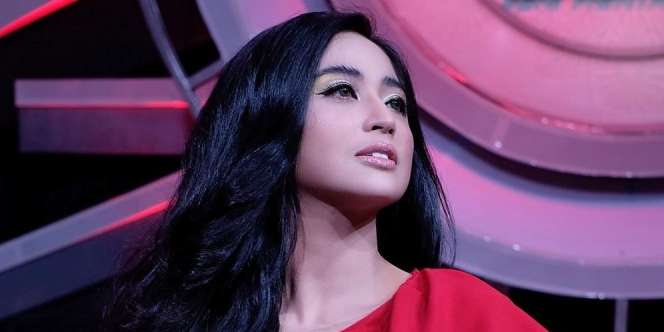 Panas! Dewi Perssik Ribut dengan Denise Chariesta