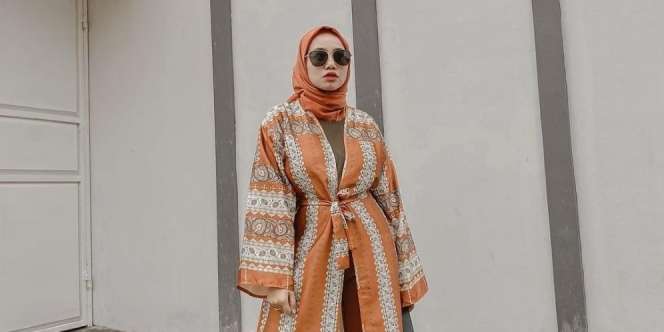 Paduan Kulot Jeans Unik untuk Hijabers ala Selebgram Diyanah