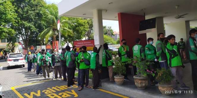 Ojol Serbu McD, Rela Antre Demi BTS Meal, Setengah Jam Sudah Ludes