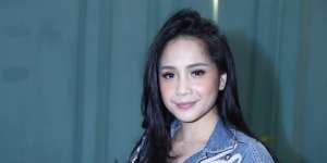 Nagita Slavina Pakai Baju Rp9 Juta, Netizen Kepo Bahannya