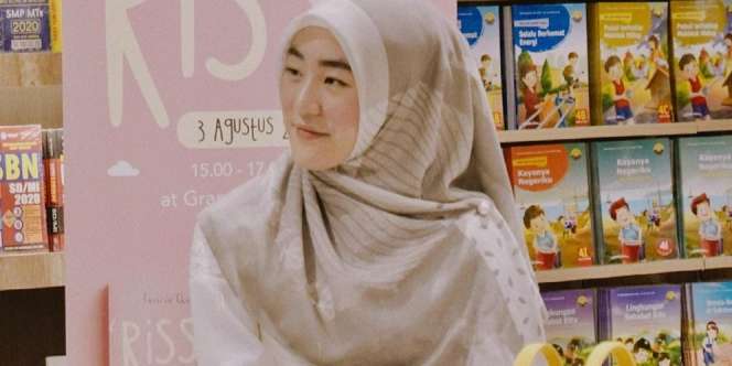 Tangis Larissa Chou di Hari Pernikahan Adik Alvin Faiz: `Dibimbing ya Mer`