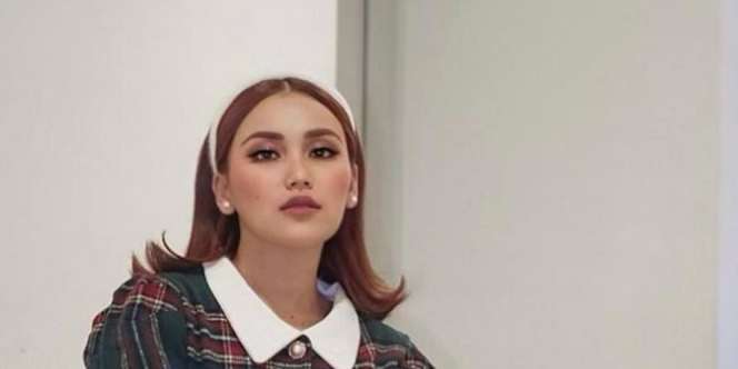 Video Ayu Ting Ting Tendang Kaki Seorang Pria Jadi Sorotan