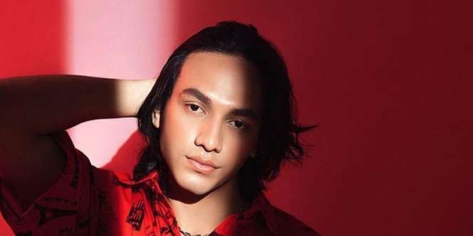 Jangan Histeris Ya.. Ini Foto Syok Jefri Nichol di Film Terbaru