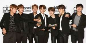 Bius Dahsyat BTS Pada Army, Psikiater Bikin Analisis