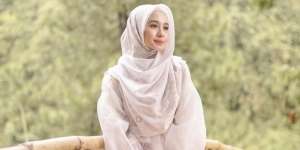 Gaya Street Wear Kece Laudya Cynthia Bella yang Lagi Kangen Traveling
