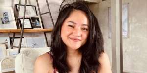 Pede Selfie dengan Uban, Caption Marshanda Membuat Netizen Ikutan Curhat