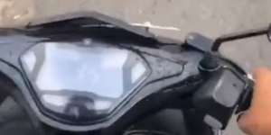 Komentar Ngasal Warganet Lihat Setang Motor Goyang Sendiri: `Kerasukan Macan`