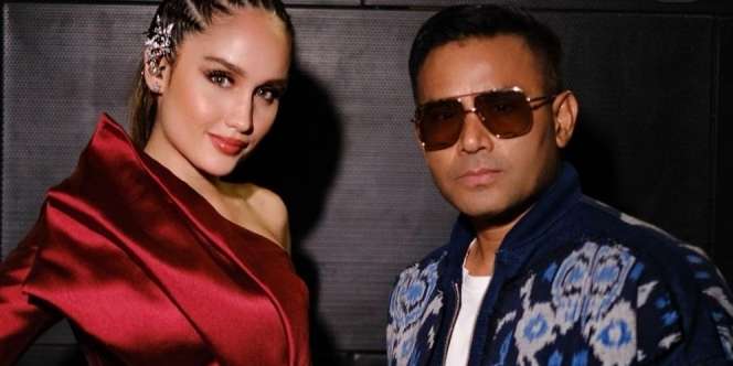 Penampilan Enerjik Cinta Laura di Pembukaan EuroCup 2020, Cantik Banget!