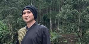 Penampakan Anji dan Barang Bukti Narkoba saat Ditangkap, Netizen Tercengang!