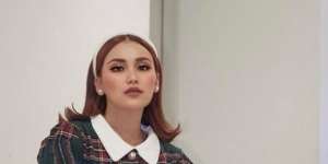 Deretan Sepatu Mahal Ayu Ting-Ting, Harga Termurah Rp11 Juta