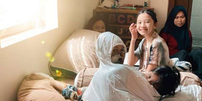 Dua Anak Zaskia Mecca Positif Covid-19