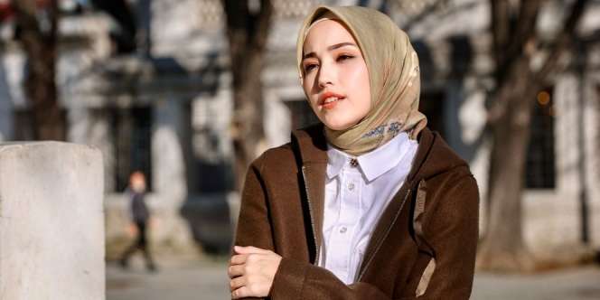 Adelia Pasha: Insya Allah di Jalan Mu