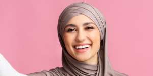 Perawatan yang Bisa Atasi Masalah Rambut Hijabers