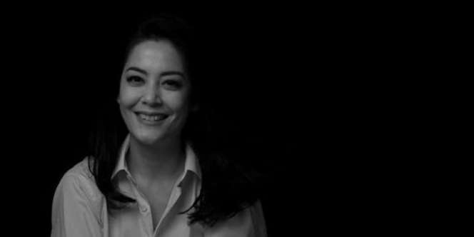 4 Potret Lulu Tobing yang Cantiknya Abadi Sampai Lupa Usia Aslinya
