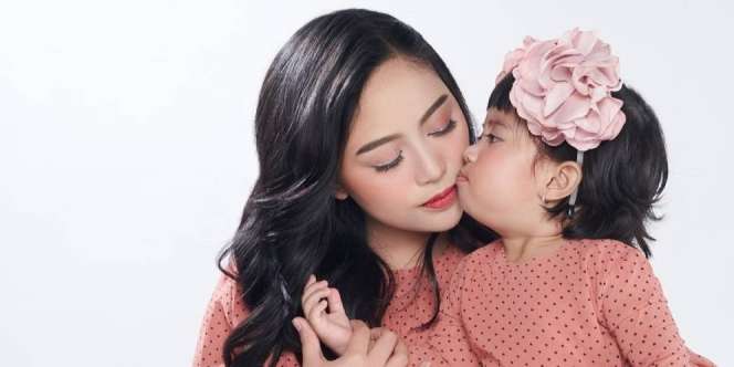 Putri Balita Rachel Vennya Sudah Tenteng Tas Gucci, Berapa Harganya?