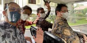 Mobil Cuma Satu Padahal Buru-Buru, Sandiaga Uno Jadi 'Sopir Tembak' Menteri