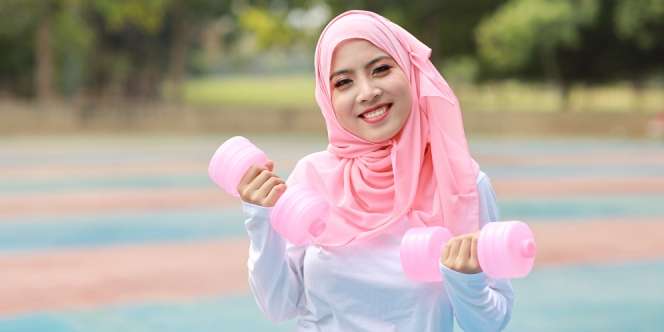 Olahraga Pakai Hijab, Pakaian Apa Sih yang Harus Dipilih?