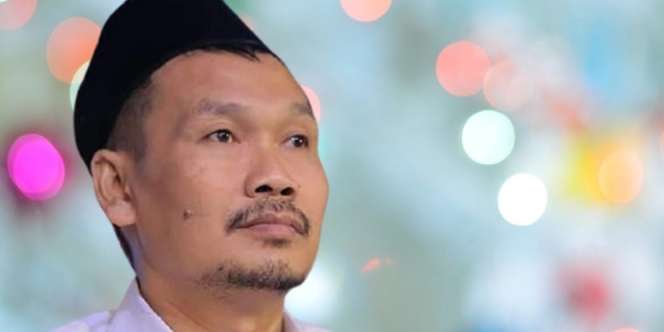 Pengalaman Kocak Gus Baha Umroh Ketemu Orang Jogja di Depan Kabah: Ini Doa Apa?